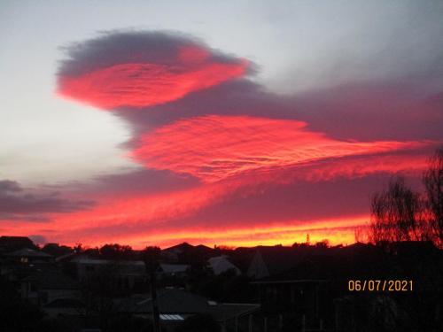 Shepherds-Warning-for-Ngaio-Colin-Morris